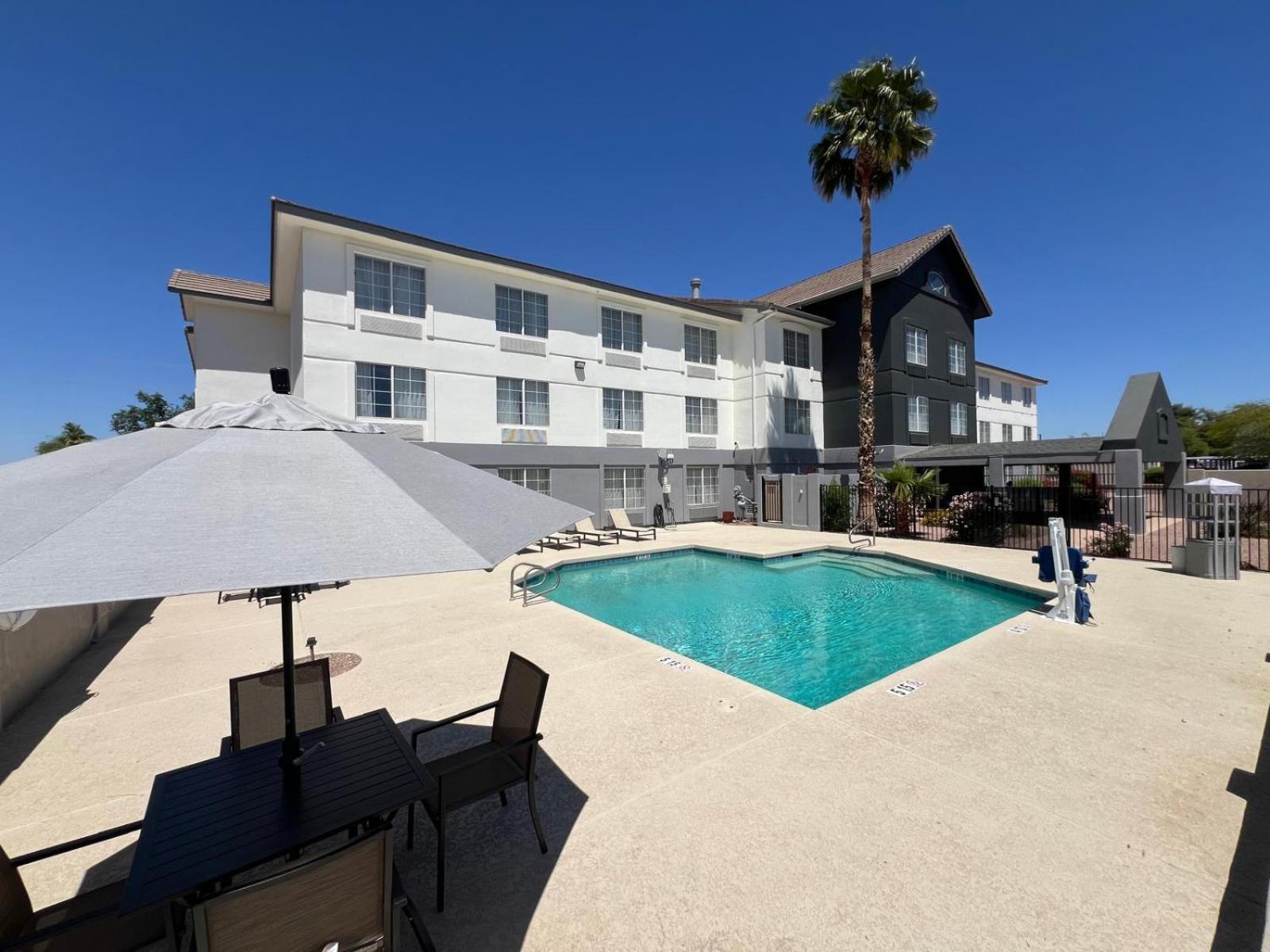 Garner Hotel By Ihg Phoenix - Surprise Buitenkant foto